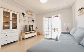 Charming & Sunny Apartment With Ocean View